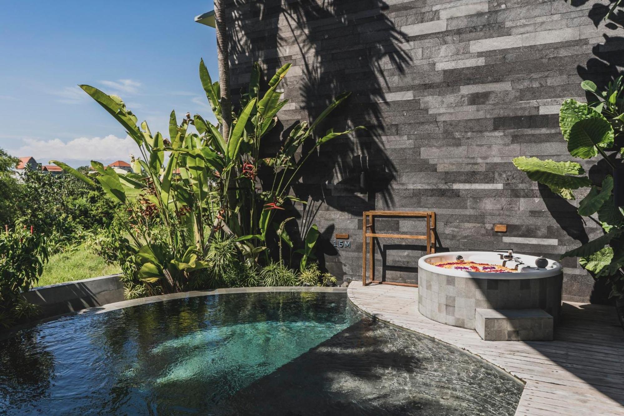 Astera Luxury Resort & Spa Canggu By Ini Vie Hospitality Екстериор снимка